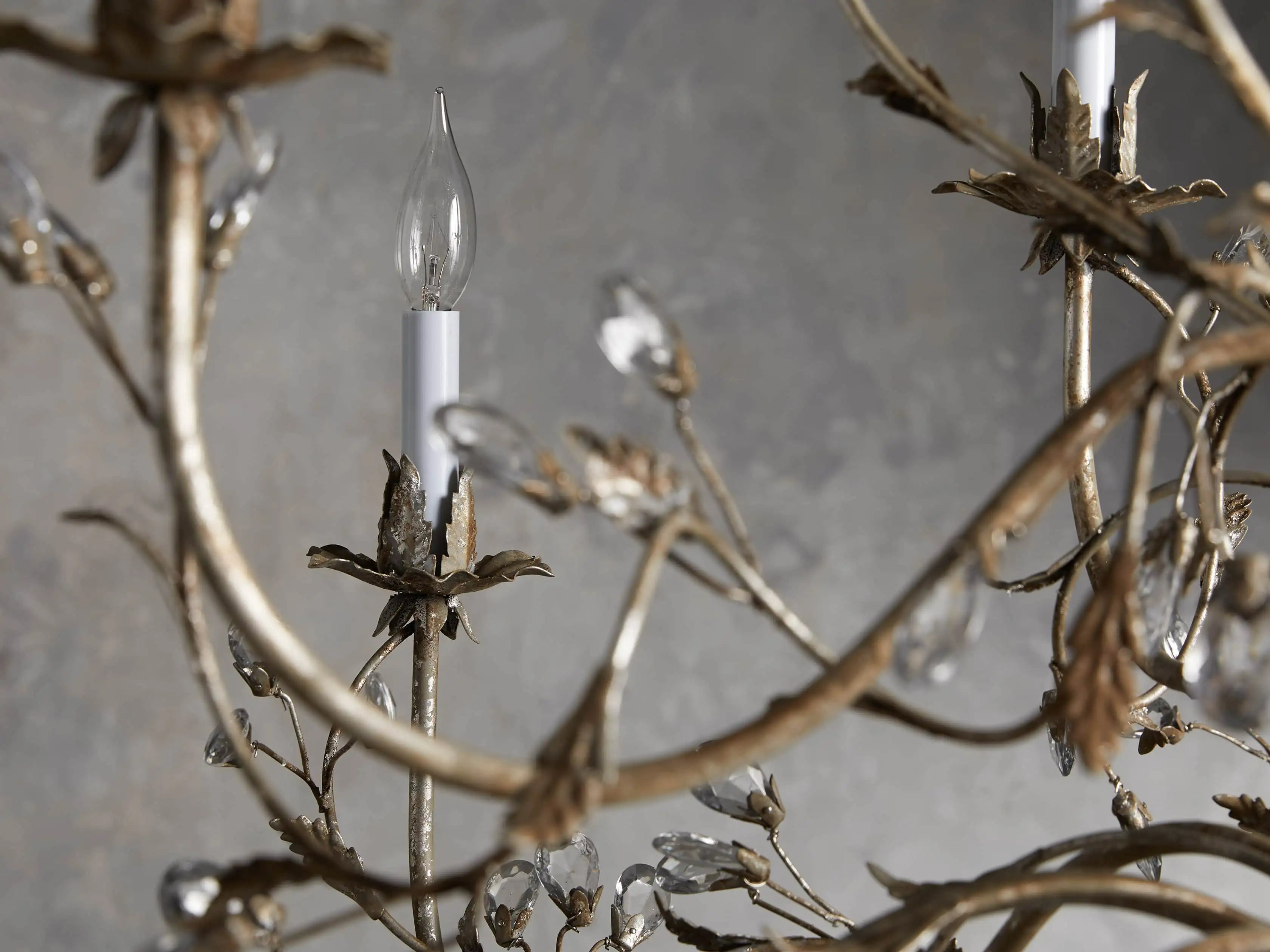 Gothic Claudette 12-Light Round Chandelier